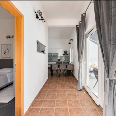 Villa Luxury Villa, 40 Sqm Heated Private Pool, Gym, Seaview, 200m To Beach, 7 Bedrooms *