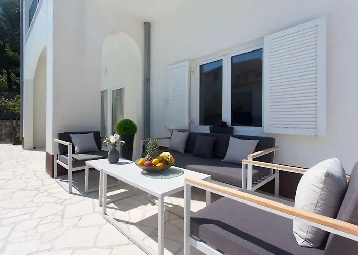 Luxury Villa, 40 Sqm Heated Private Pool, Gym, Seaview, 200m To Beach, 7 Bedrooms Villa *