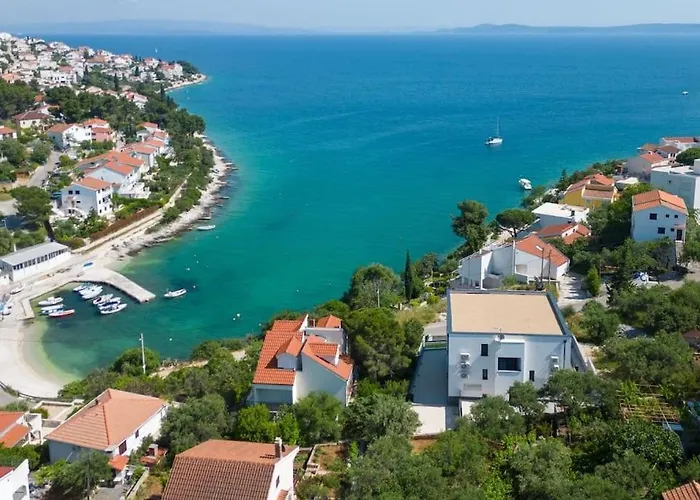 Luxury Villa, 40 Sqm Heated Private Pool, Gym, Seaview, 200m To Beach, 7 Bedrooms Villa *