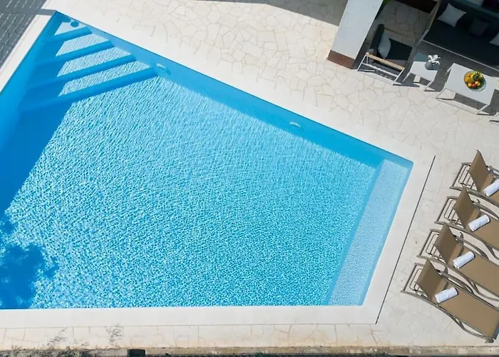 Luxury Villa, 40 Sqm Heated Private Pool, Gym, Seaview, 200m To Beach, 7 Bedrooms Villa *