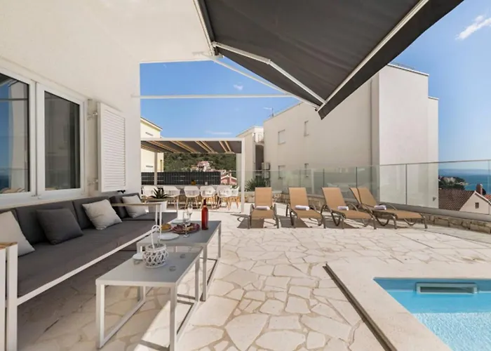 Luxury Villa, 40 Sqm Heated Private Pool, Gym, Seaview, 200m To Beach, 7 Bedrooms