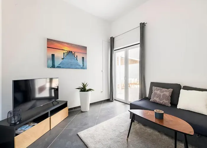 Villa Luxury Villa, 40 Sqm Heated Private Pool, Gym, Seaview, 200m To Beach, 7 Bedrooms Trogir