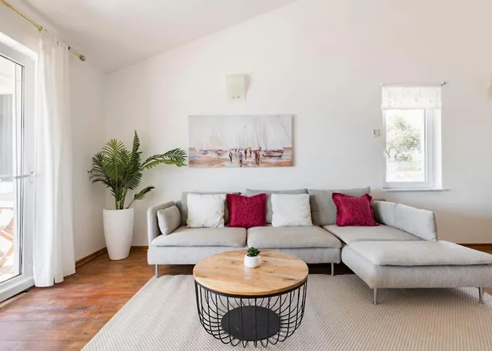 Luxury Villa, 40 Sqm Heated Private Pool, Gym, Seaview, 200m To Beach, 7 Bedrooms Villa *