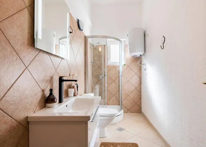 Luxury Villa, 40 Sqm Heated Private Pool, Gym, Seaview, 200m To Beach, 7 Bedrooms Villa